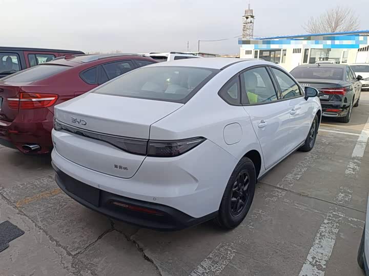 BYD Seal 05 DM-i Hybrid 2025 2025款 DM-i 智驾版 55KM豪华型