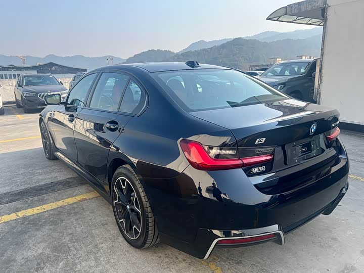 BMW i3 2025 2025款 eDrive 40 L 曜夜套装