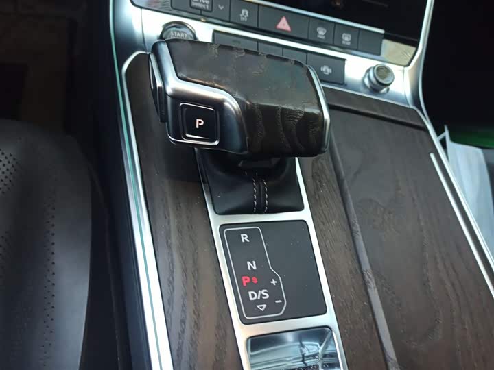 Audi A6L Hybrid 2020 2020款 55 TFSI e quattro