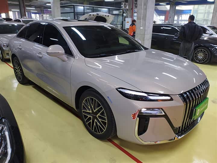2025 Roewe M7 DMH
