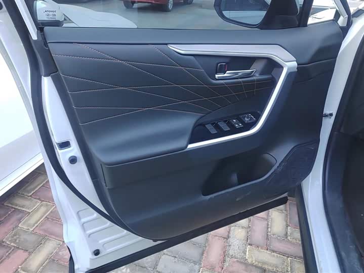 Toyota RAV4 2024 2024款 2.0L CVT两驱风尚Plus版