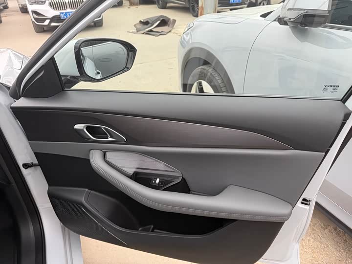 Geely Galaxy A7 2025 2025款 EM-i 150km 探索+版