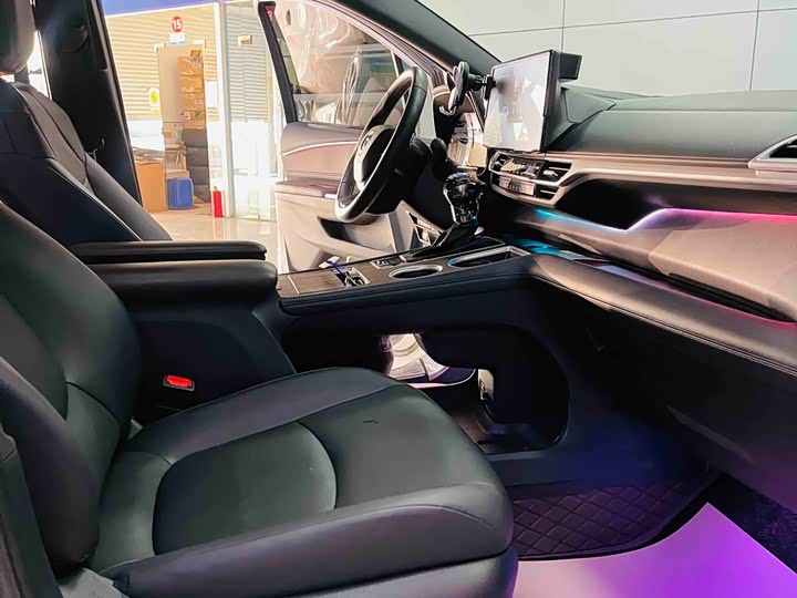 Toyota Granvia 2024 2024款 2.5L混动 尊贵PLUS版