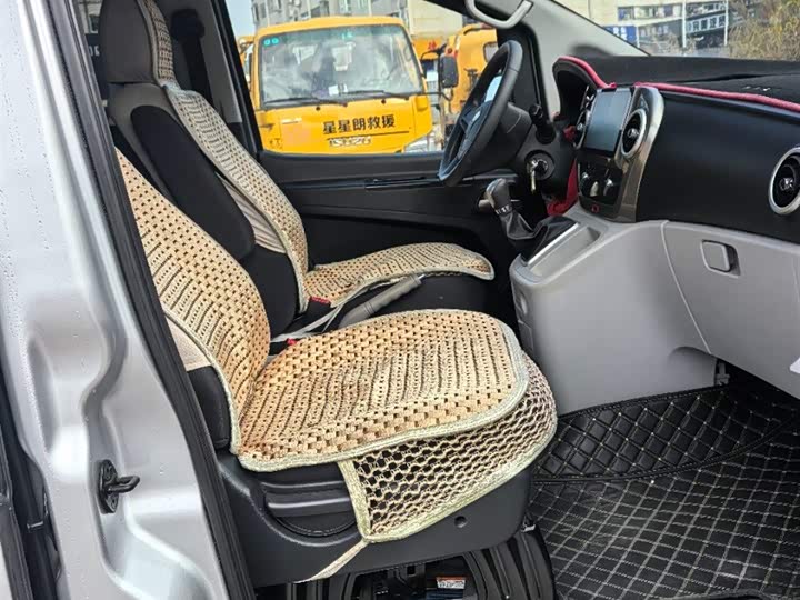 JAC Refine M3 2021 2021款 PLUS 1.8L 2座穿梭版