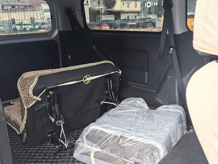 JAC Refine M3 2021 2021款 PLUS 1.8L 2座穿梭版