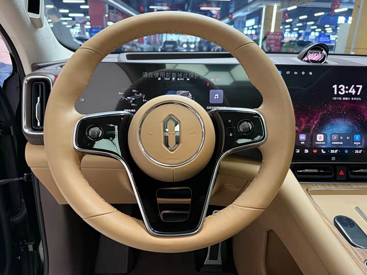 Aito M8 2025 2025款 增程 Max+版 53.4kWh 6座版