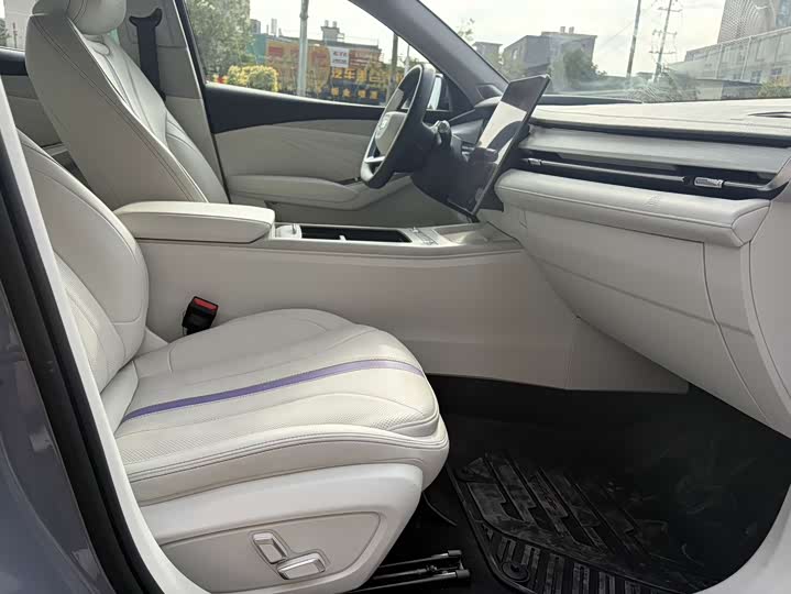 Geely Preface L 2024 2024款 油混 1.5TD 天宫版