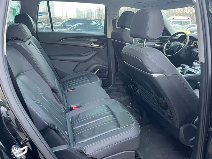 Audi Q6 2023 2023款 40 TFSI quattro 观云型 Light 羽林套装