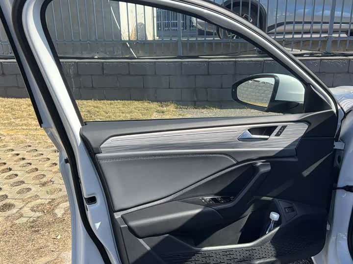 Volkswagen Sagitar L 2024 2024款 300TSI DSG超越版