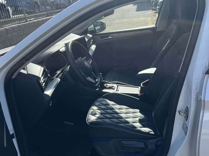 Volkswagen Sagitar L 2024 2024款 300TSI DSG超越版