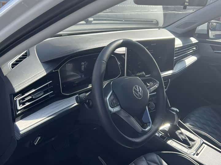 Volkswagen Sagitar L 2024 2024款 300TSI DSG超越版
