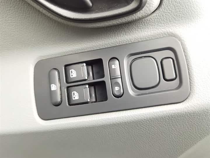 Foton Tuyano 2020 2020款 2.0T 多功能短轴中顶5/6座国VI4F20TC3