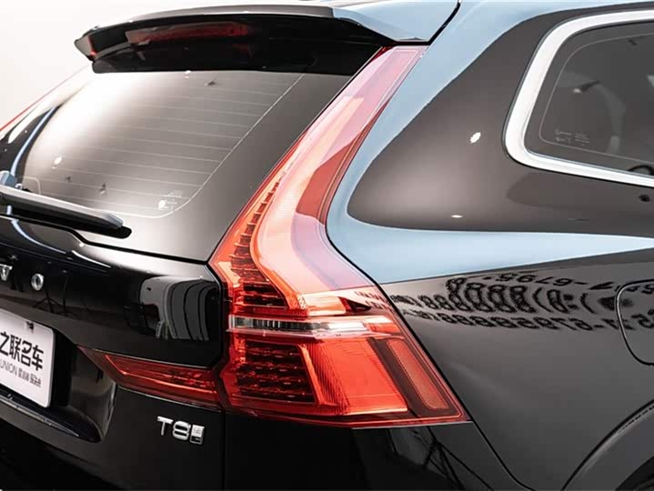 Volvo XC60 Hybrid 2025 2025款 插电式混动 长续航四驱智远豪华版