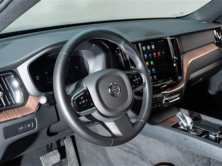 Volvo XC60 Hybrid 2025 2025款 插电式混动 长续航四驱智远豪华版