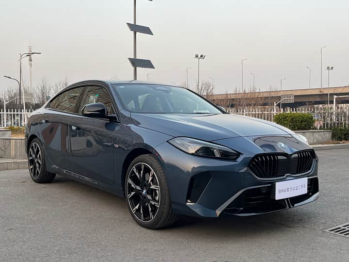 BMW 2 Series 2025 2025款 225L M运动曜夜套装