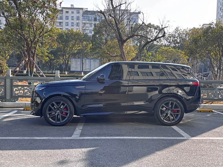 2025 Land Rover Range Rover Sport