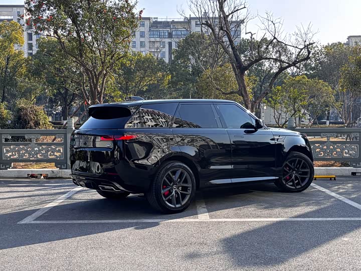 2025 Land Rover Range Rover Sport