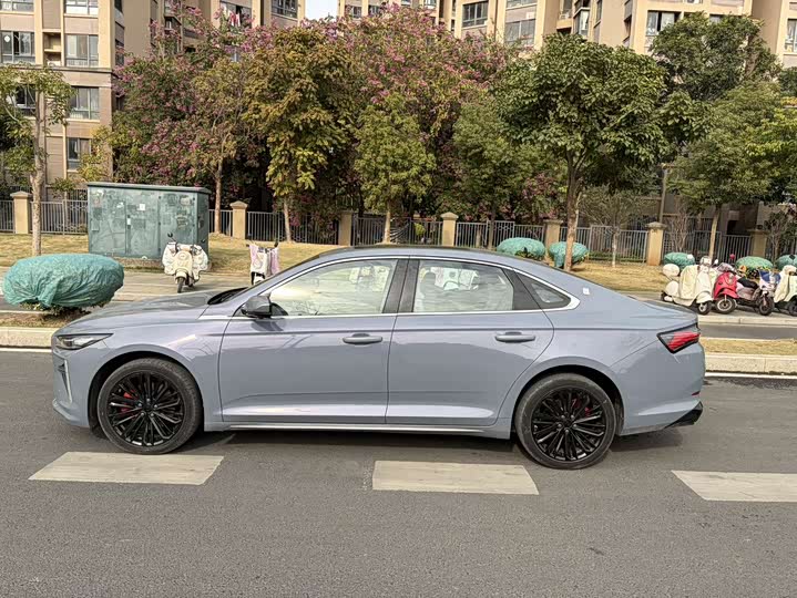 Geely Preface L 2024 2024款 油混 1.5TD 天宫版