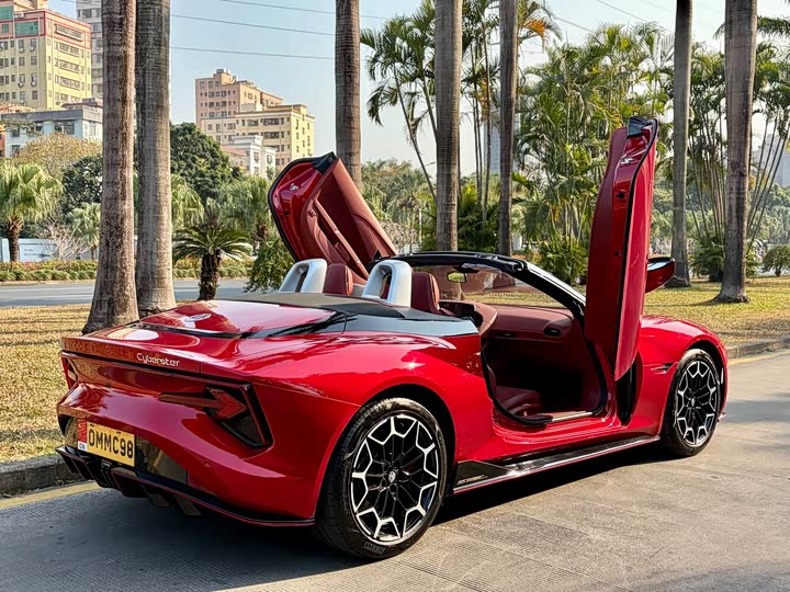 MG Motor Cyberster 2024 2024款 501km 魅力心动版