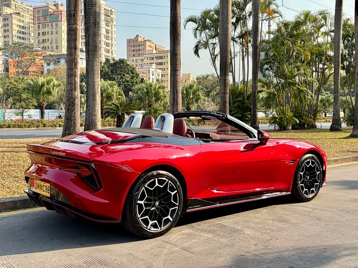 MG Motor Cyberster 2024 2024款 501km 魅力心动版