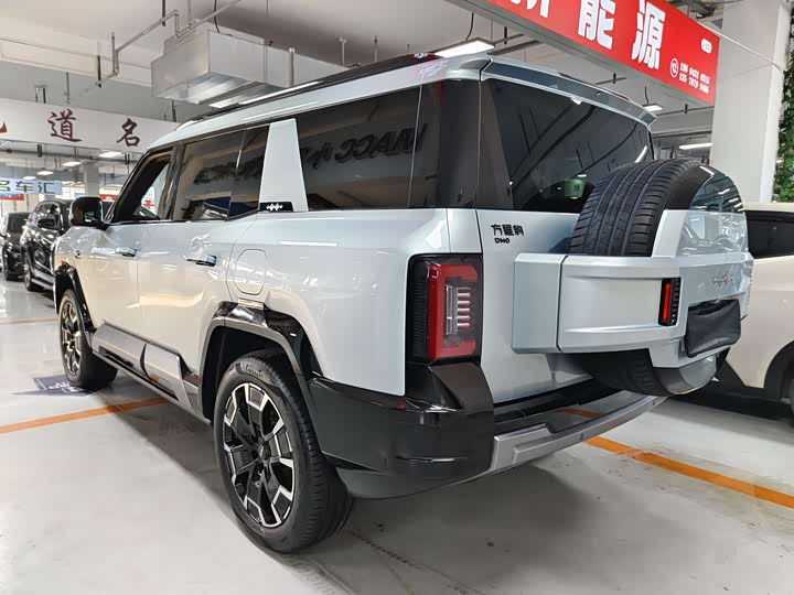 BYD FangChengBao Leopard 8 2025 2025款 智勇旗舰版 7座