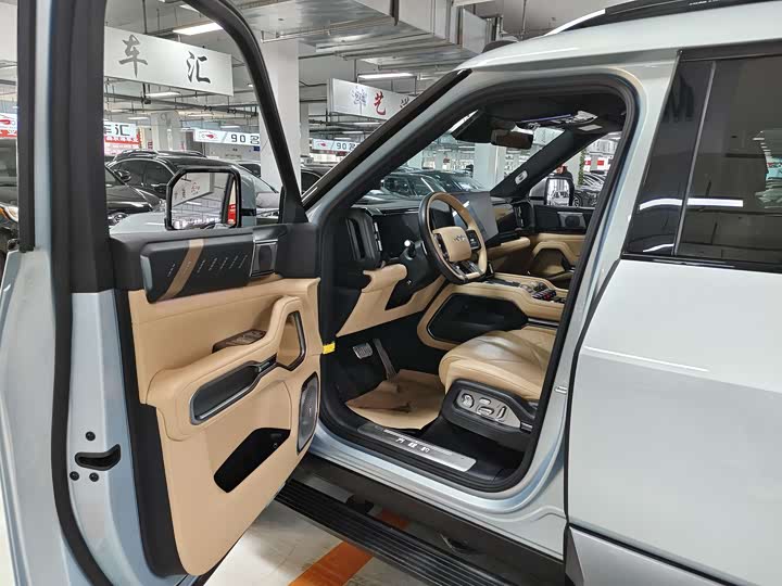 BYD FangChengBao Leopard 8 2025 2025款 智勇旗舰版 7座