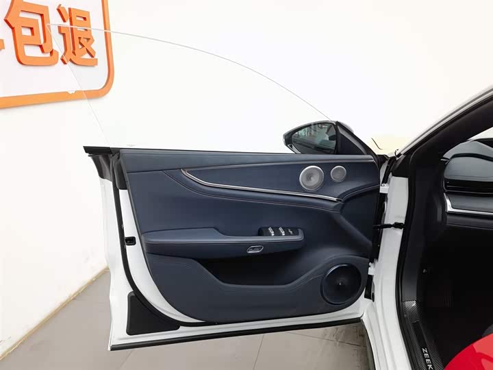 Zeekr 001 2026 2026款 103度四驱 Ultra版