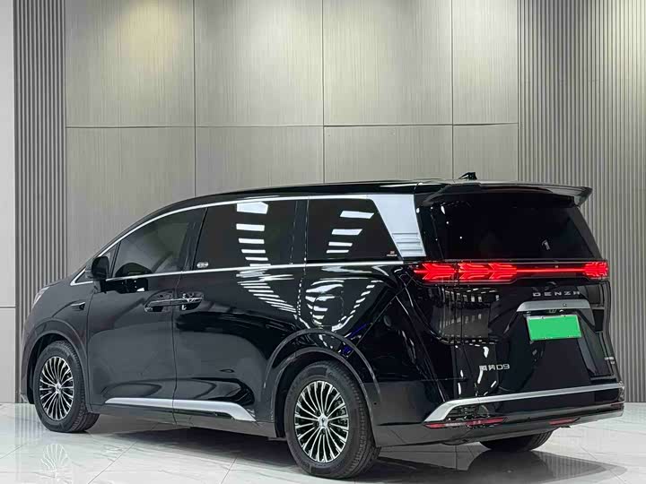 Denza D9 2025 2025款 DM-i 四驱尊航型