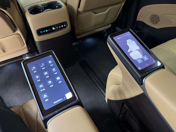 Denza D9 2025 2025款 DM-i 四驱尊航型