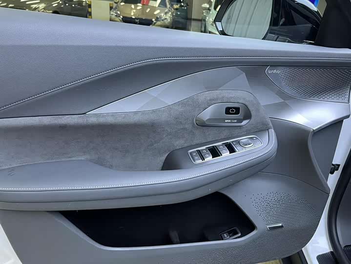 BAIC Arcfox Alpha S 2023 2023款 735E+ 森林版 160kW