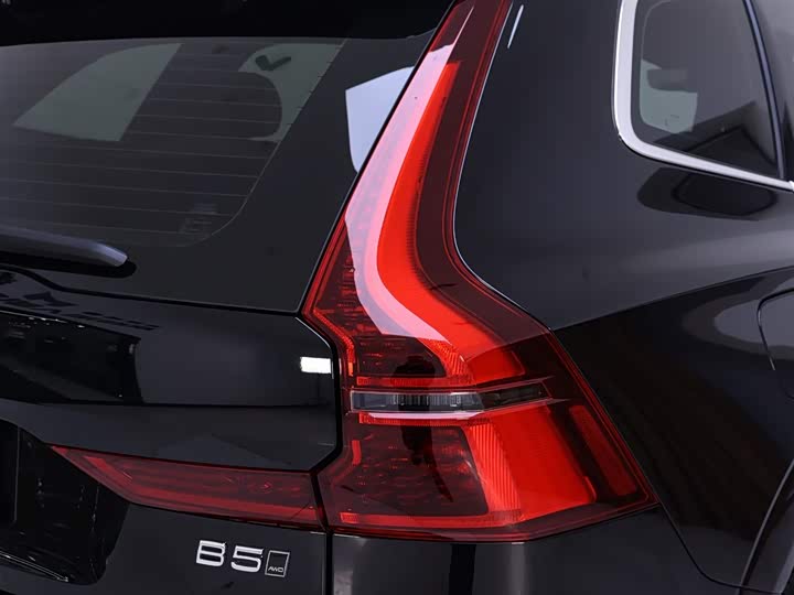 Volvo XC60 2026 2026款 B5 四驱智远豪华版