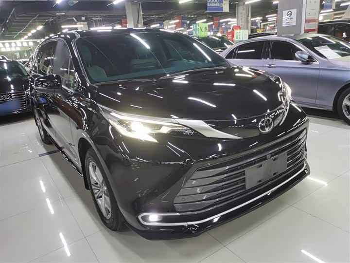 Toyota Sienna 2024 2024款 2.5L混动 四驱尊贵版