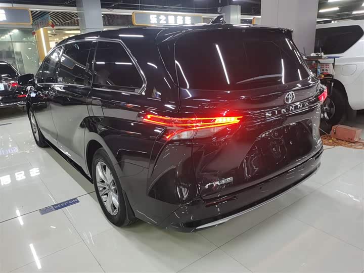 Toyota Sienna 2024 2024款 2.5L混动 四驱尊贵版