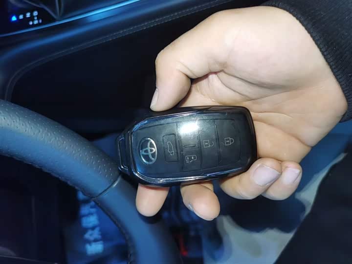 Toyota Sienna 2024 2024款 2.5L混动 四驱尊贵版