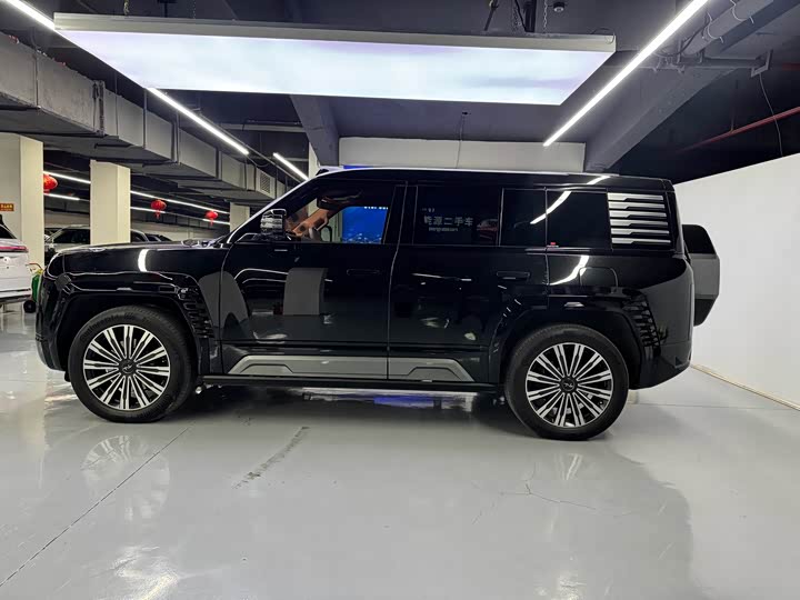 BYD Yangwang U8 2023 2023款 豪华版