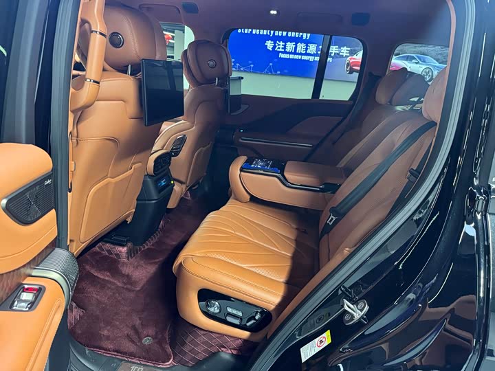 BYD Yangwang U8 2023 2023款 豪华版