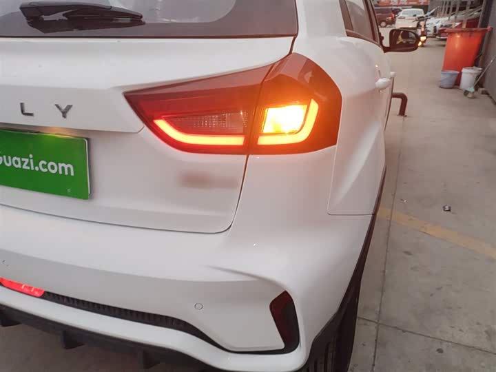 Geely Vision X3 2021 2021款 PRO 1.5L CVT尊贵型