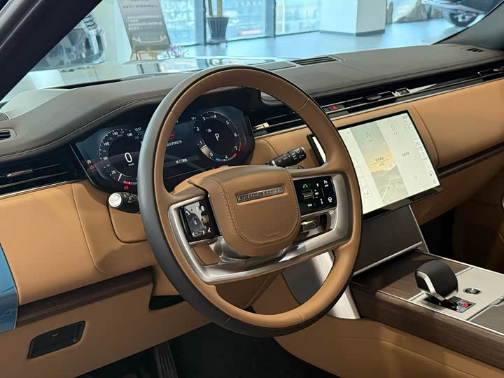 Land Rover Range Rover 2025 2025款 3.0 L6 400PS 创世加长版