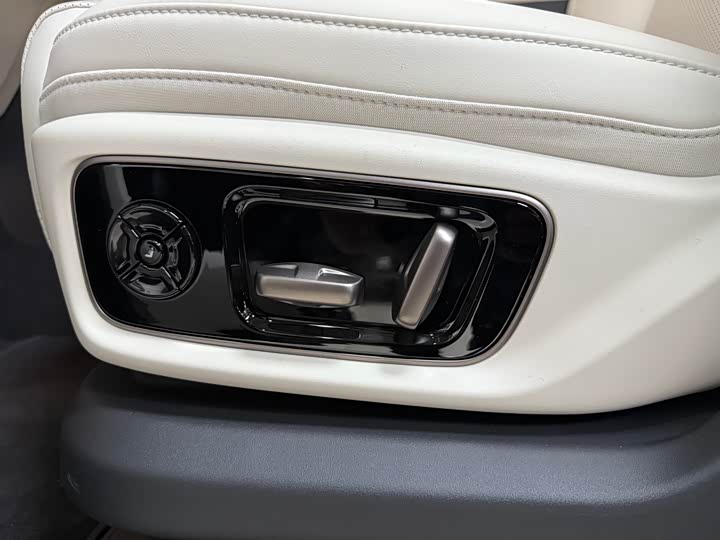 LiXiang Mega 2025 2025款 Home 家庭特别版