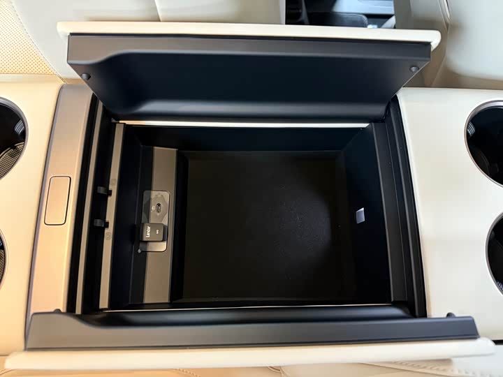 LiXiang Mega 2025 2025款 Home 家庭特别版