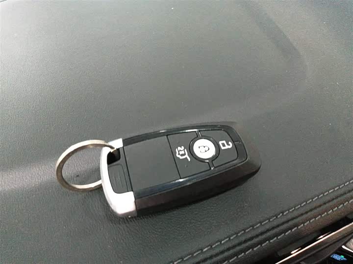 Ford Escape 2024 2024款 EcoBoost 245 两驱耀享款