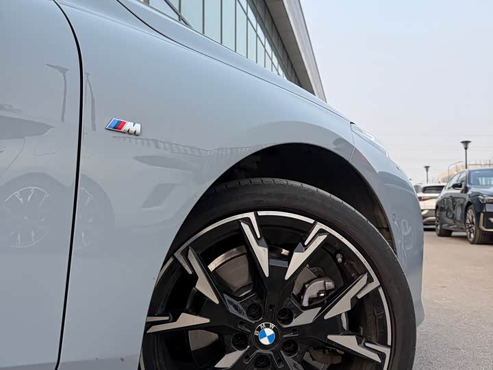 BMW 2 Series 2025 2025款 225L M运动曜夜套装