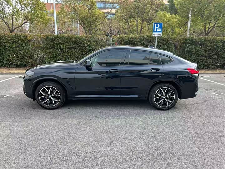 BMW X4 2022 2022款 xDrive 25i M运动套装
