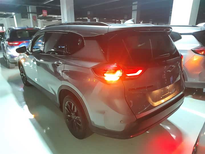 Chevrolet Orlando 2020 2020款 轻混 Redline 530T 自动纵享版（5+2款）