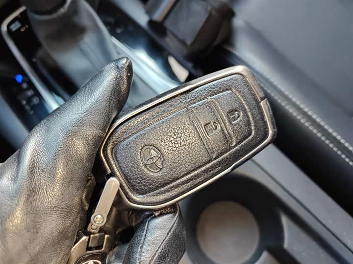 Toyota Corolla Cross 2024 2024款 2.0L 智能电混双擎 先锋版