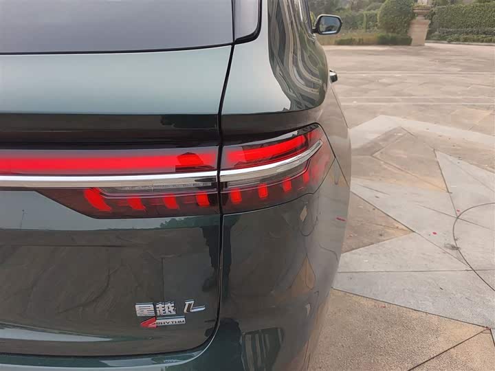 Geely Monjaro 2025 2025款 东方曜 2.0TD 自动四驱望月版