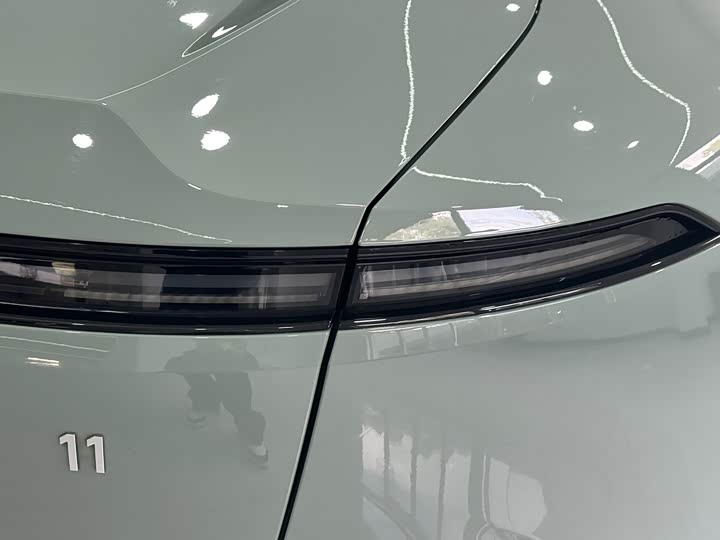 Avatr 11 2023 2023款 长续航单电机版 5座