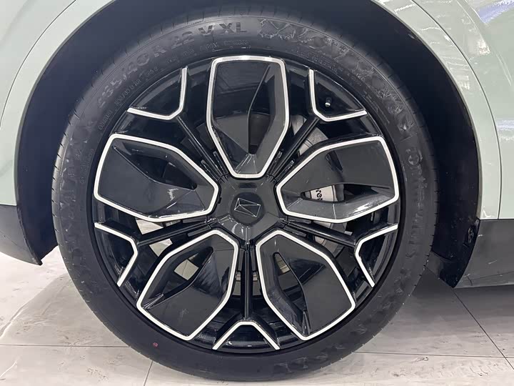 Avatr 11 2023 2023款 长续航单电机版 5座