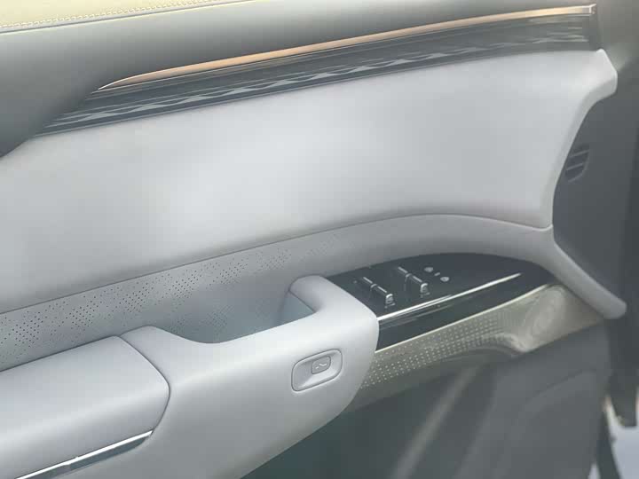 Zeekr 7X 2025 2025款 100kWh 长续航后驱智驾版