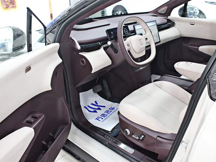 Zeekr X 2025 2025款 四座后驱魔方版